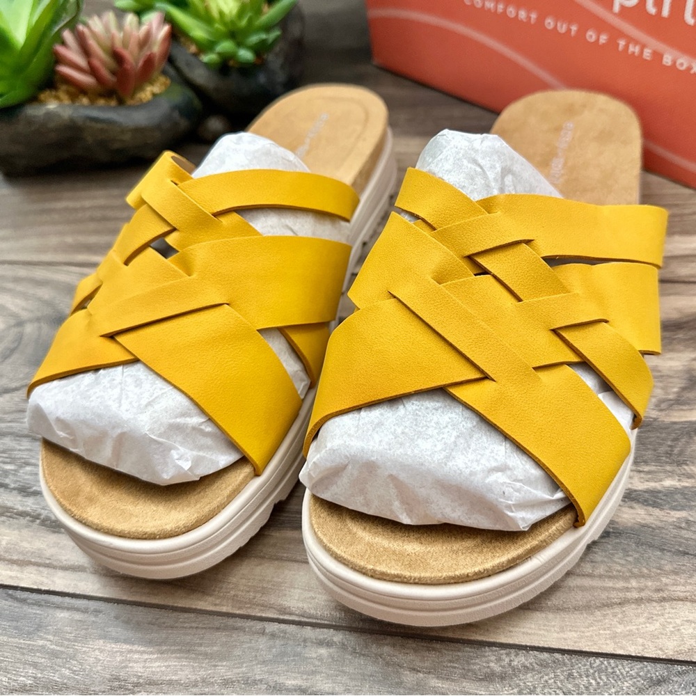 NIB Easy Spirit WIDE Star 3 Woven Strappy Comfort Slide Footbed Sandal Yellow - Picture 3 of 14